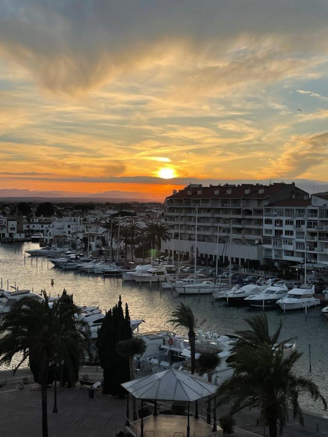 Appartement Magnifique Vue Sur Le Canal Et La Mer D'Empuriabrava Kültér fotó